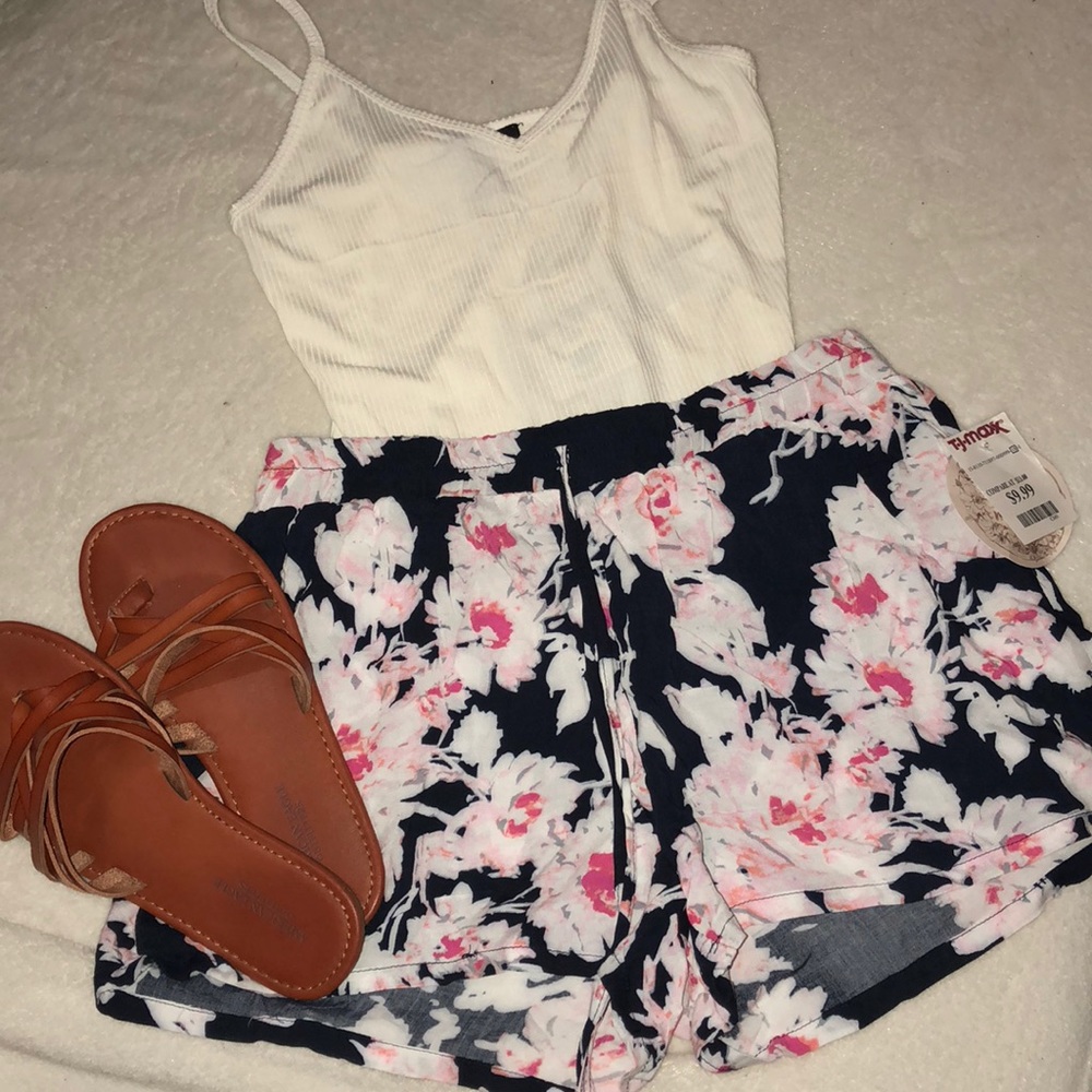 NWT Flowy Shorts